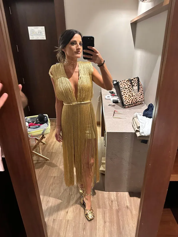 Vestido dorado flecos