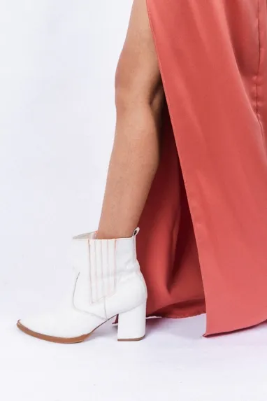 Botas Blancas de Mutma Talle 38 con pespunte neon naranja
