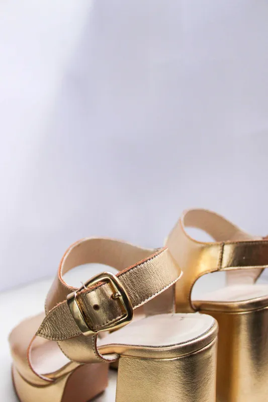 plataforma dorada Salvador talle 38