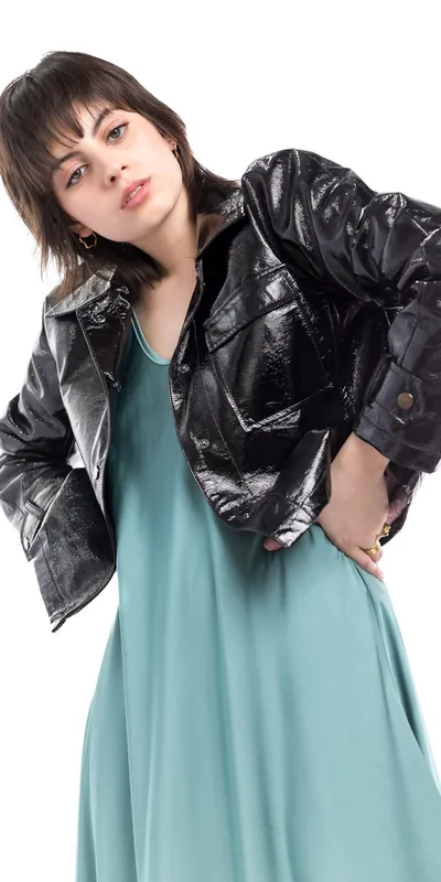 Campera charol negra eight dreams Estrella