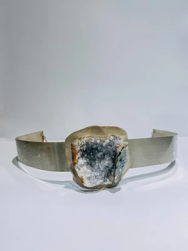 Cinturón Sentido Metal Plateado Ancho con piedra rustica