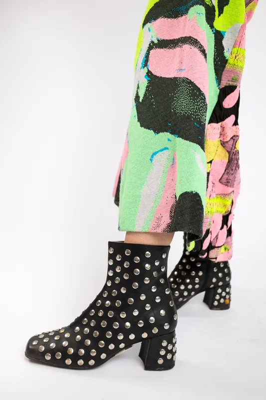 Botas Magma Negras tachas 39