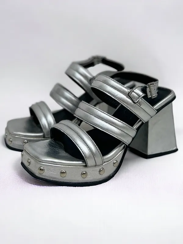 Sandalia Caro Criado Tahiti Plateada 36