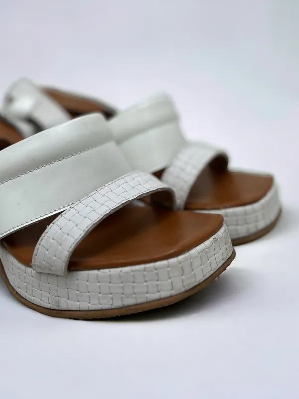Sandalias caro criado blancas 38