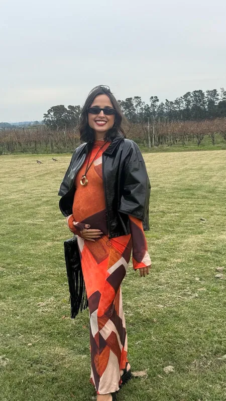 vestido naranja y marron estampa geometrica 