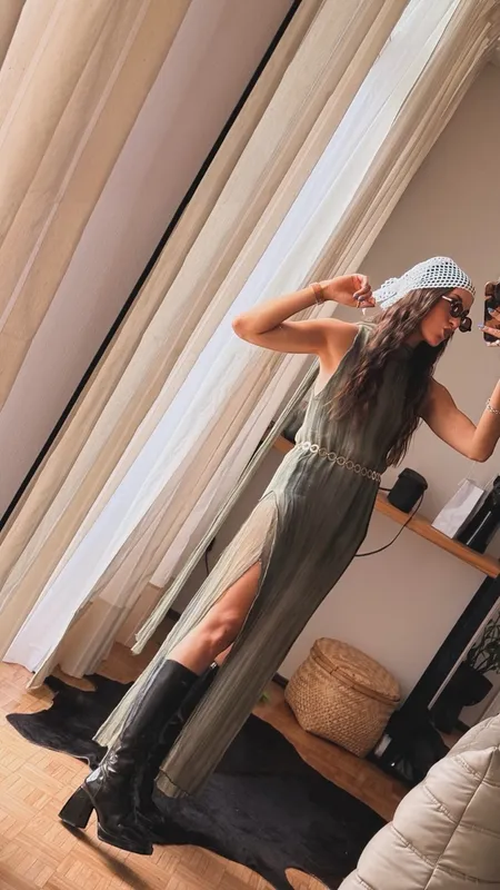 vestido verde bufanda