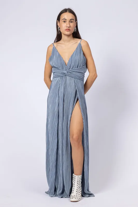 Vestido largo luxxel celeste gris plisado