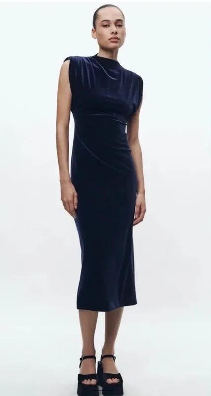 Vestido Terciopelo Azul con Cuello 