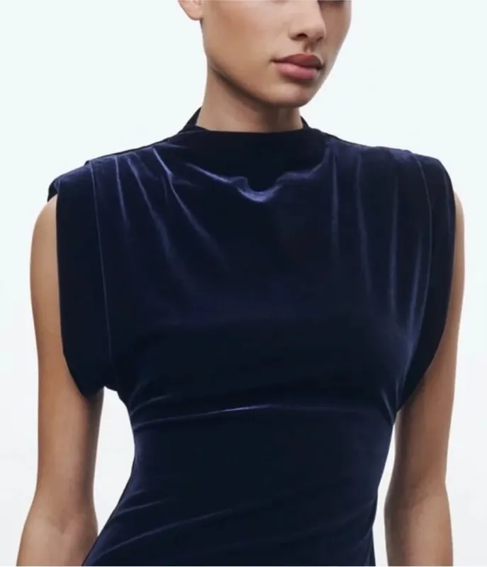 Vestido Terciopelo Azul con Cuello 