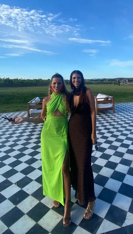 Vestido verde manzana cruzado cut