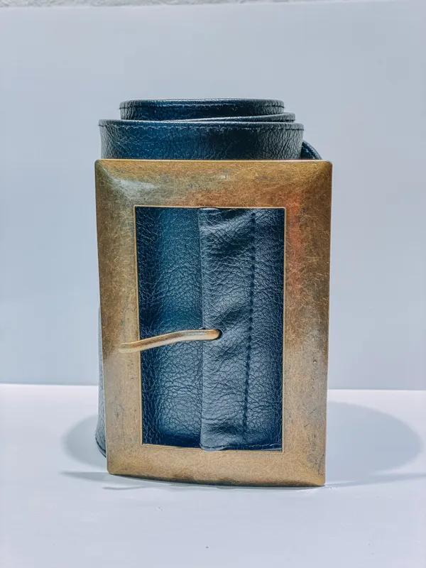 Cinturon Caro Criado ancho negro con hebilla oro viejo