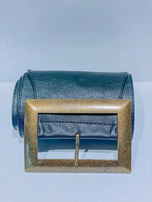 Cinturon Caro Criado ancho negro con hebilla oro viejo