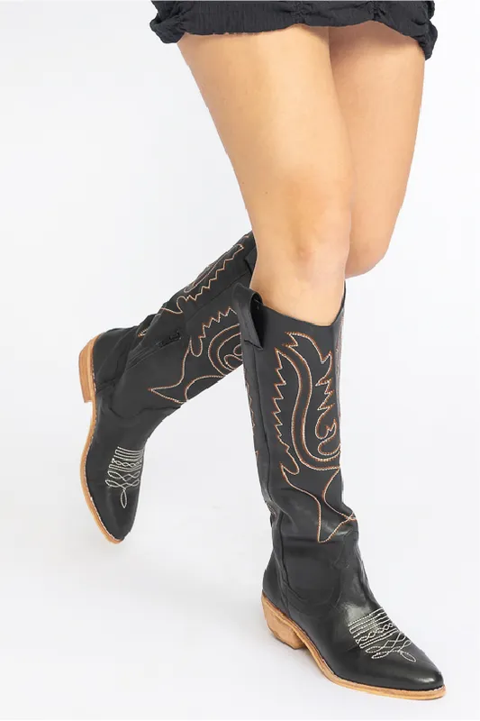 Botas Tejanas Negras con bordados en tonos marrones