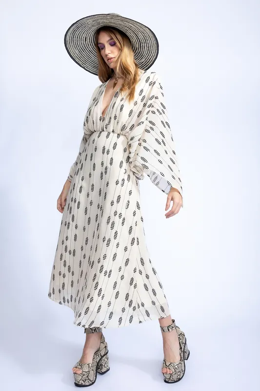 Vestido Zara Blanco Bordado lentejuelas negras