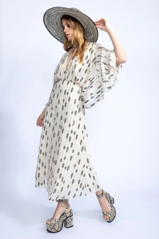 Vestido Zara Blanco Bordado lentejuelas negras