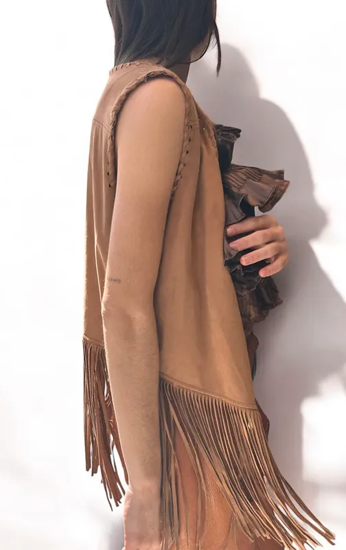 CHALECO PIMKIE GAMUZA MARRON CON FLECOS