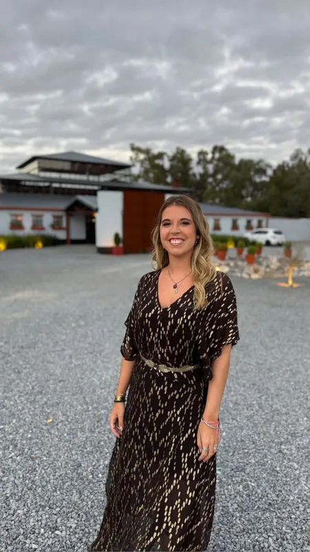 Vestido en creme negro dorado