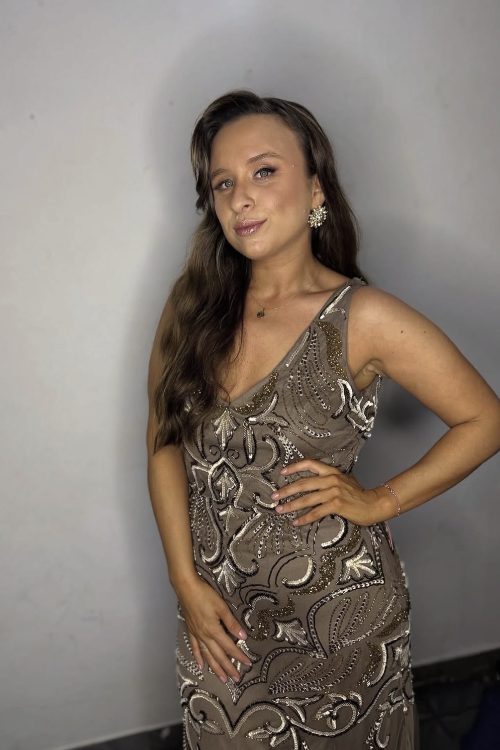 Vestido bordado marron