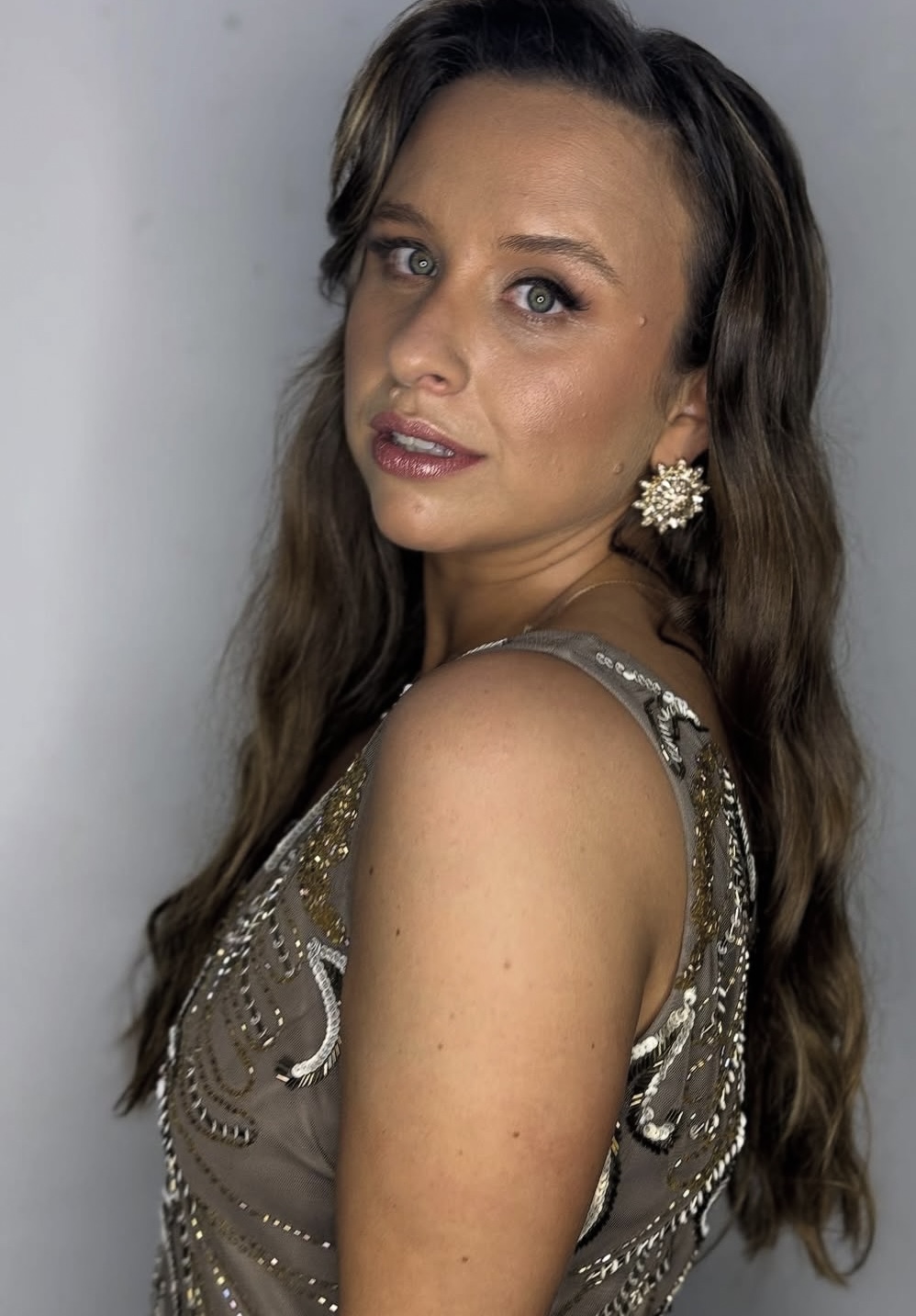 Vestido bordado marron