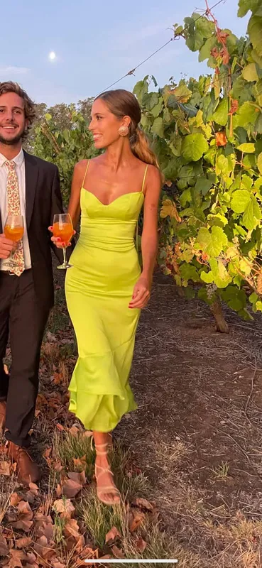 Vestido verde limon lady pipa con copas y volados