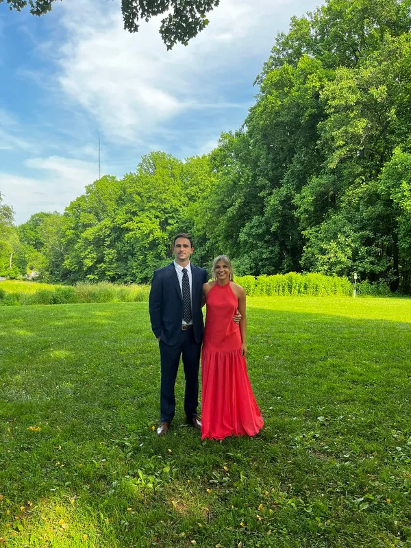 Vestido coral halter con tul