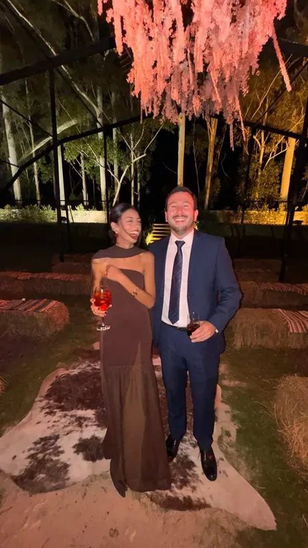 Capa y choker marrón