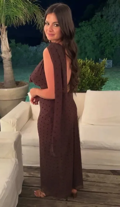 Vestido chocolate lunares negros y corbatin 