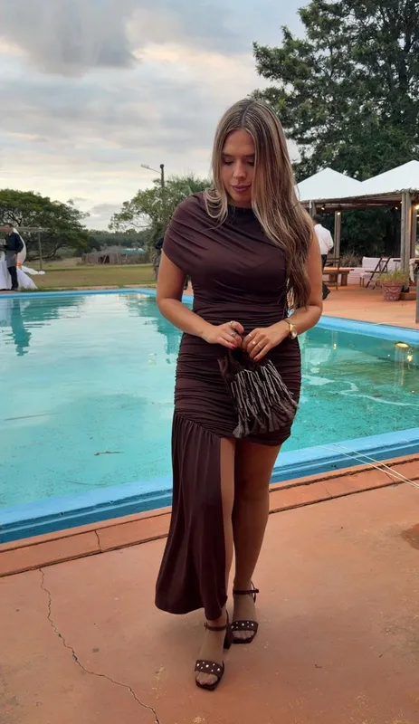 Vestido marron frunces corto
