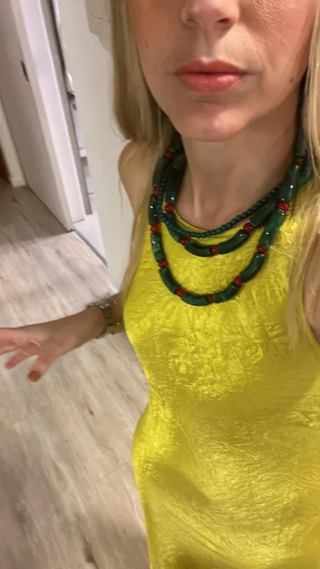 Vestido saten verde lima