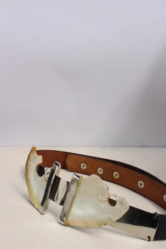 cinturon agnes hebilla nacar cuero negro