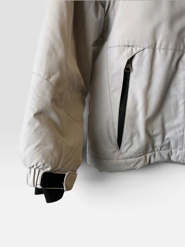 Campera gris de nieve gemyse