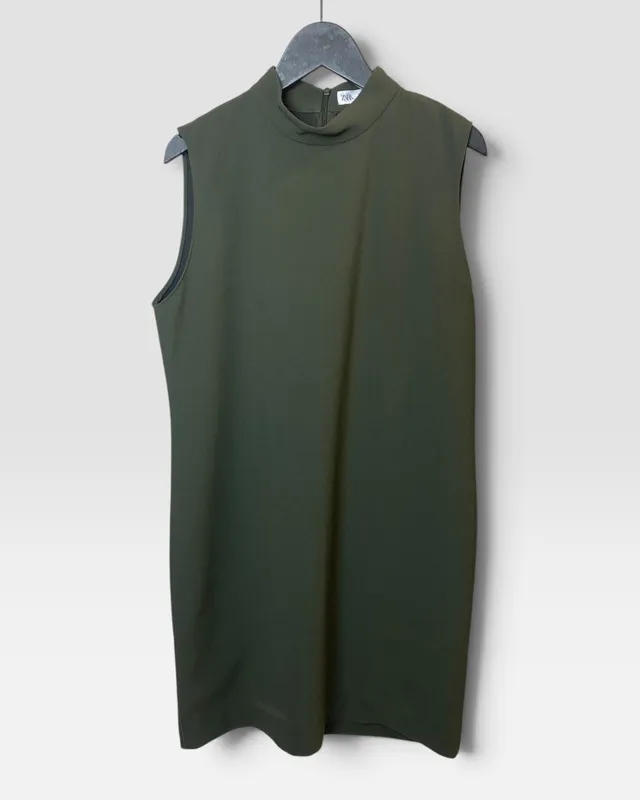 Vestido corto verde militar  zara