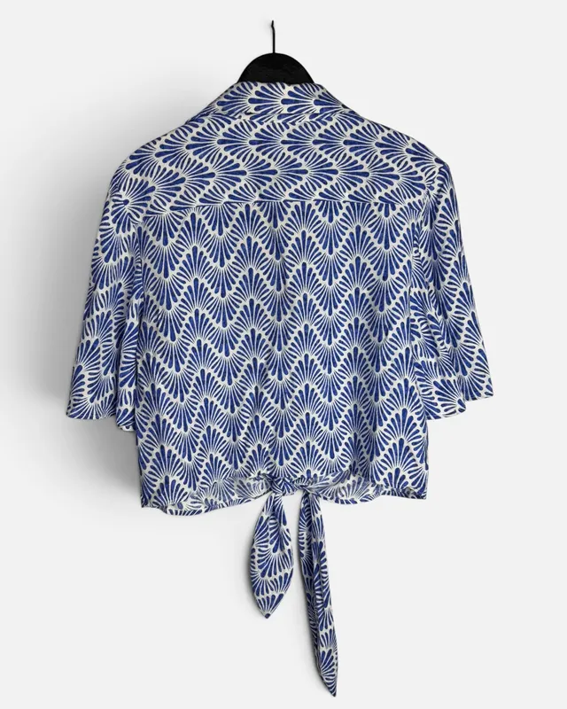 Camisa estamapda en azul mango