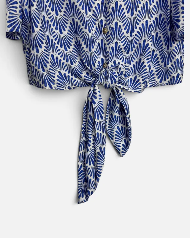 Camisa estamapda en azul mango