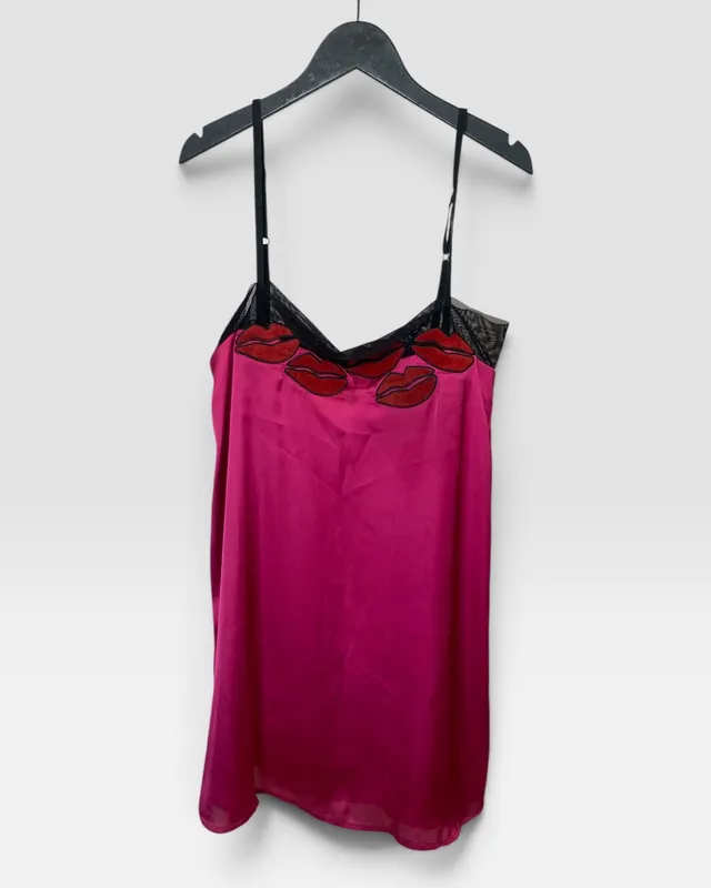Vestido fucsia ay not dead