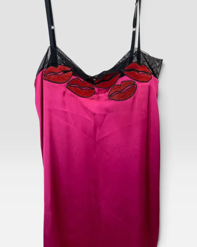 Vestido fucsia ay not dead