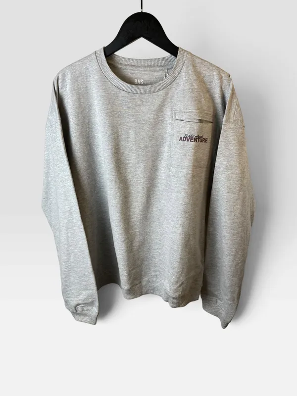 Buzo gris estampado bas