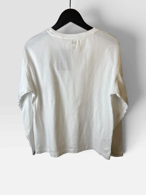Remera blanca estampada bas