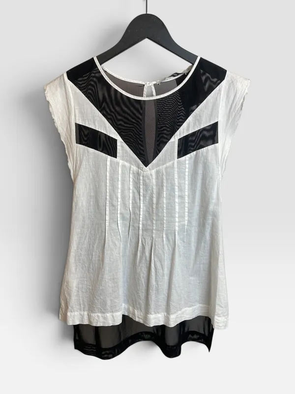 Blusa blanca y negra maria cher