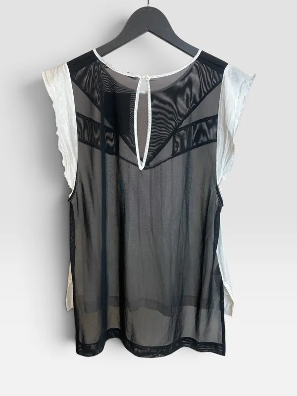 Blusa blanca y negra maria cher