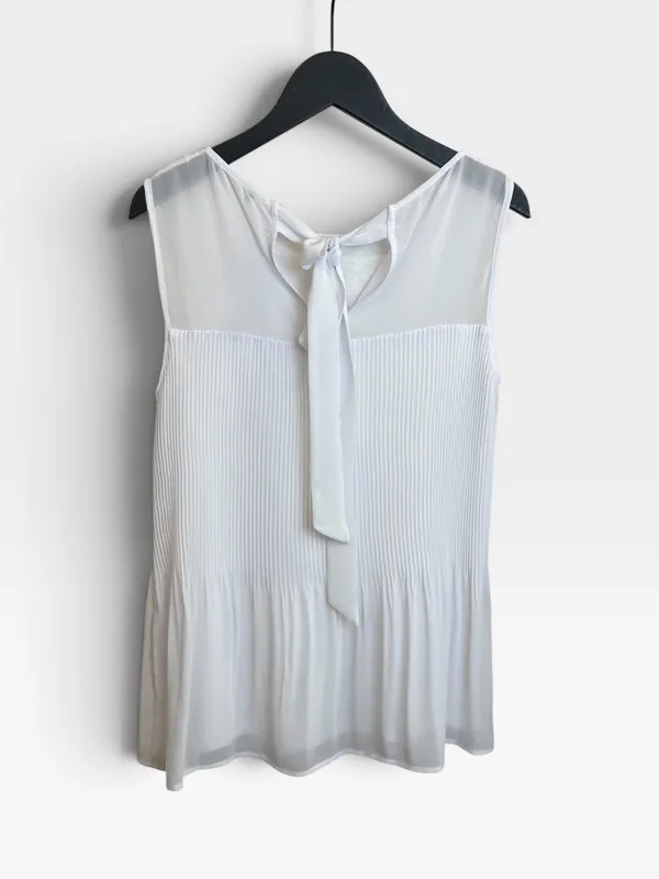 Blusa blanca plisada orsay