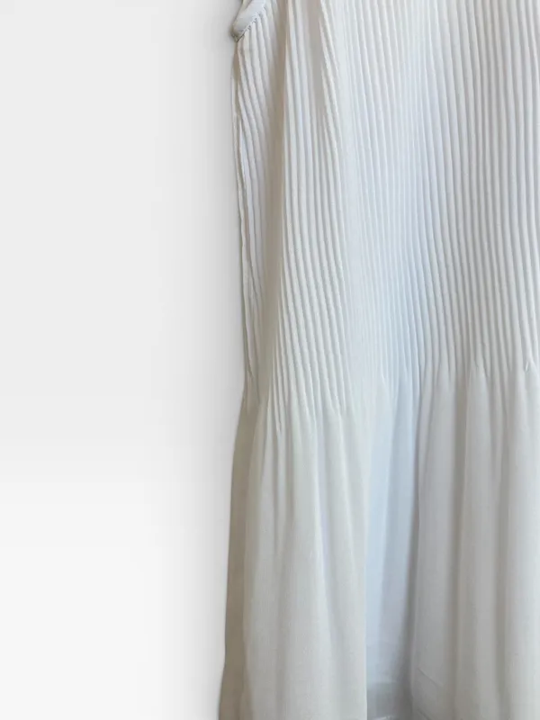 Blusa blanca plisada orsay