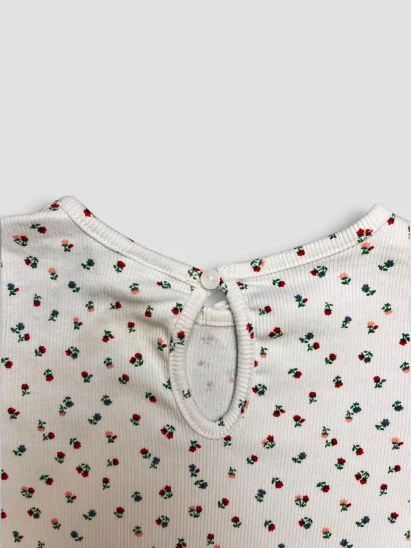 Remera blanca c/florcitas h&m