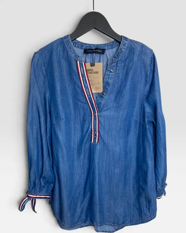 Blusa de jean c/ vivo r y azul tommy