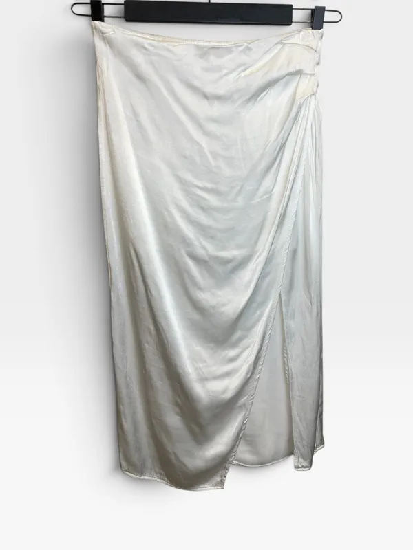 Pollera marfil saten