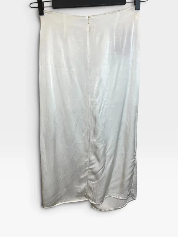 Pollera marfil saten