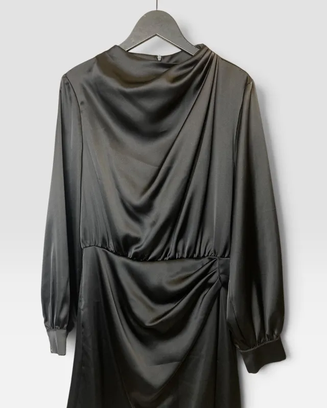 Vestido negro saten zara