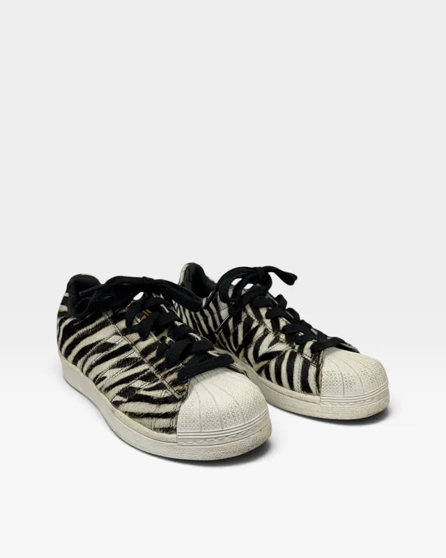 Zapatillas superstar out loud cebra adidas