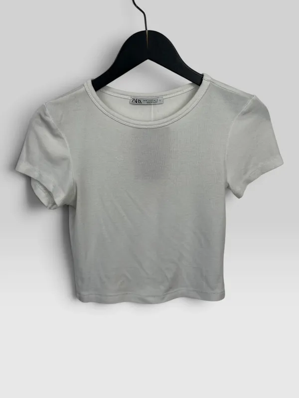 Remera crop basico zara