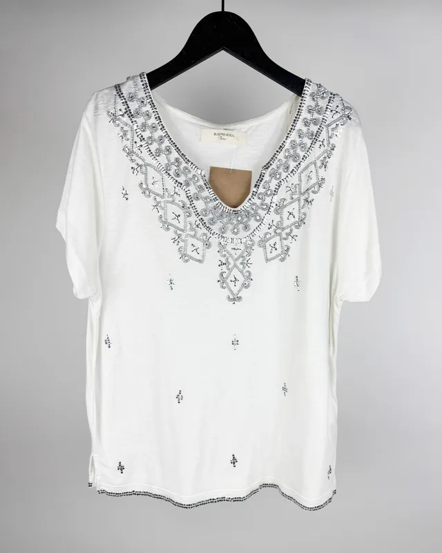 Remera bordada rapsodia